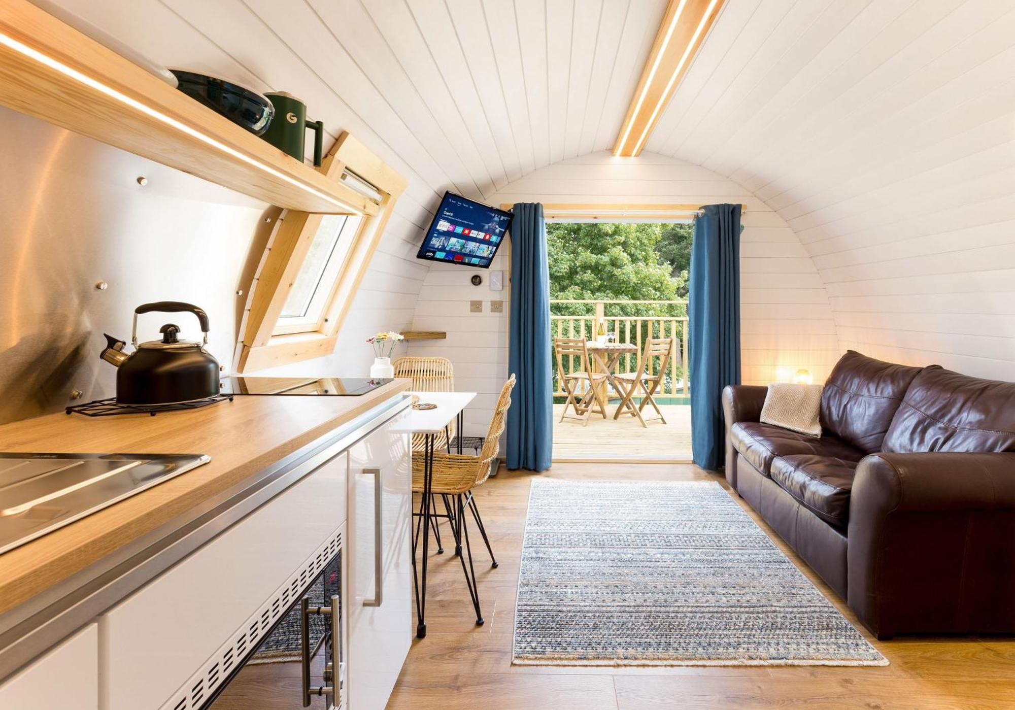 Spectacular Mountain View Ecopod Villa Newtonmore Exterior photo